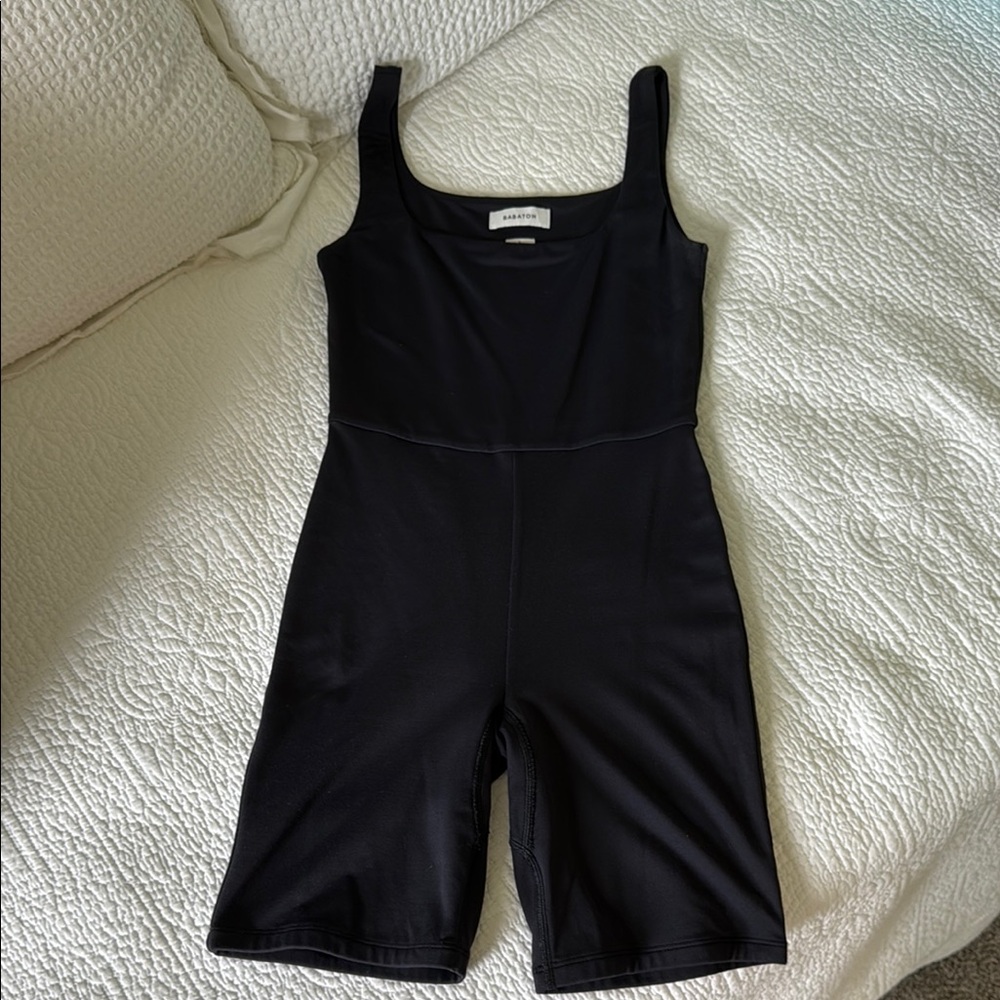 NWOT Aritzia Babaton Romper